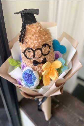 G2602 - Smarty Peanut Graduation Bouquet